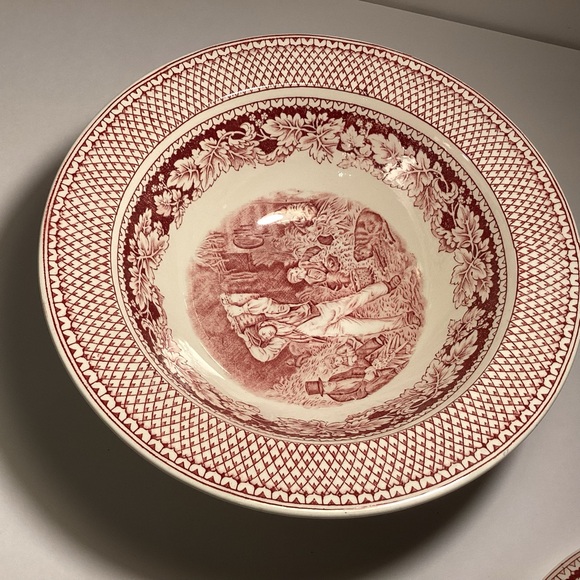 Currier & Ives red covered casserole by Homer Laughlin, Husking. - Picture 3 of 8